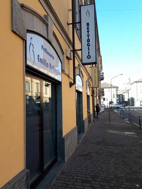 pellicceria bettaglio, riparazione, rimessa a modello, esecuzione personalizzata su misura, diverse tipi di pelliccia a voghera, alessandria, tortona e pavia